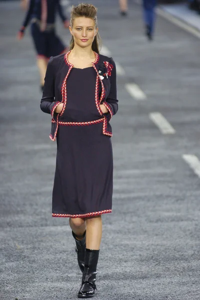 Look 48
